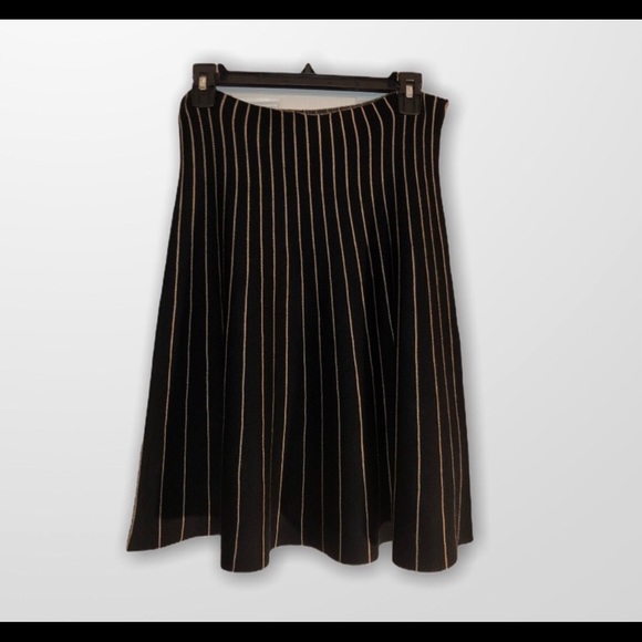 Skirt - Picture 2 of 3